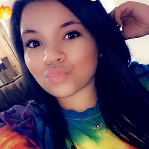 Meet your Posher, Ana